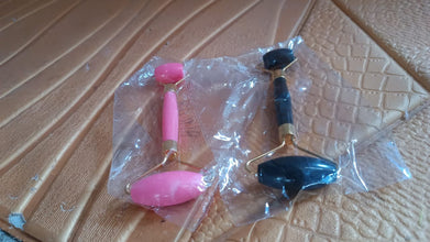 Double Ended Smooth Facial Massage Rollers (1 Pc / Mix Color)